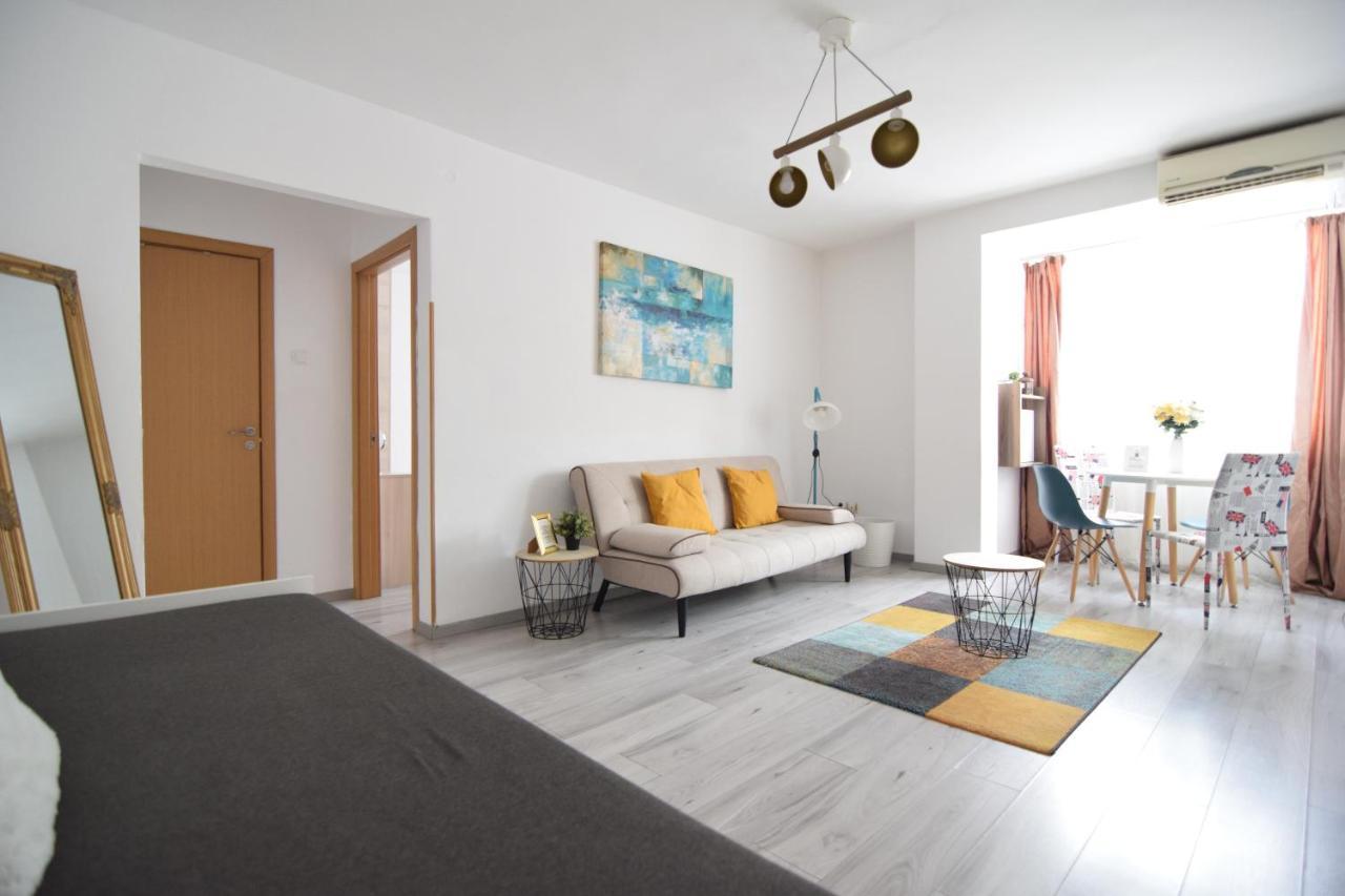Cozy Apartment Balcescu Bukarest Exterior foto