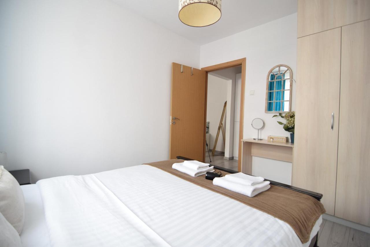 Cozy Apartment Balcescu Bukarest Exterior foto