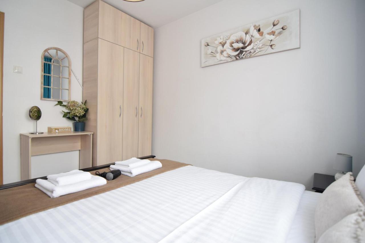 Cozy Apartment Balcescu Bukarest Exterior foto